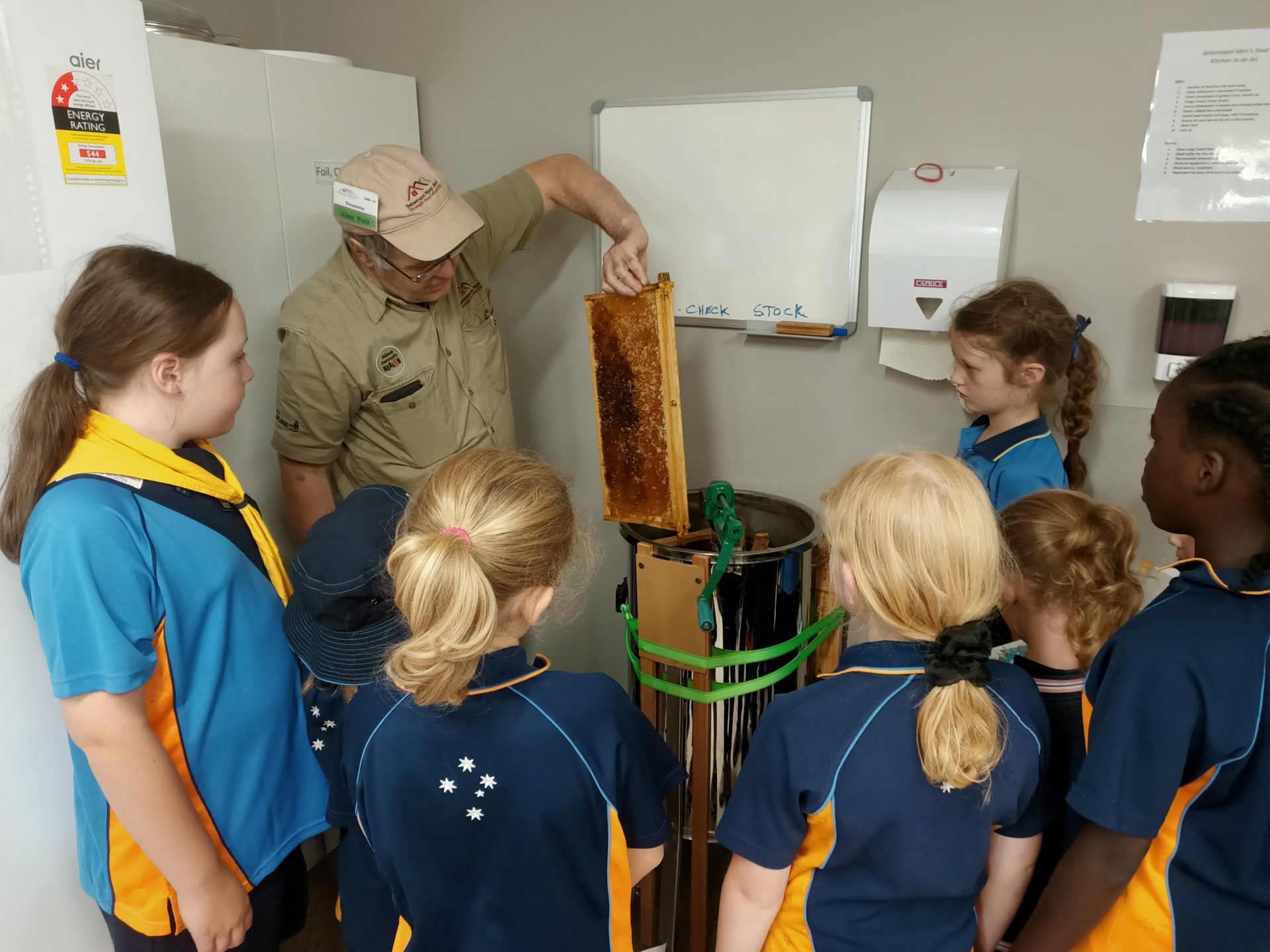 Delacombe Guides 2021 BeeKeeper 182813