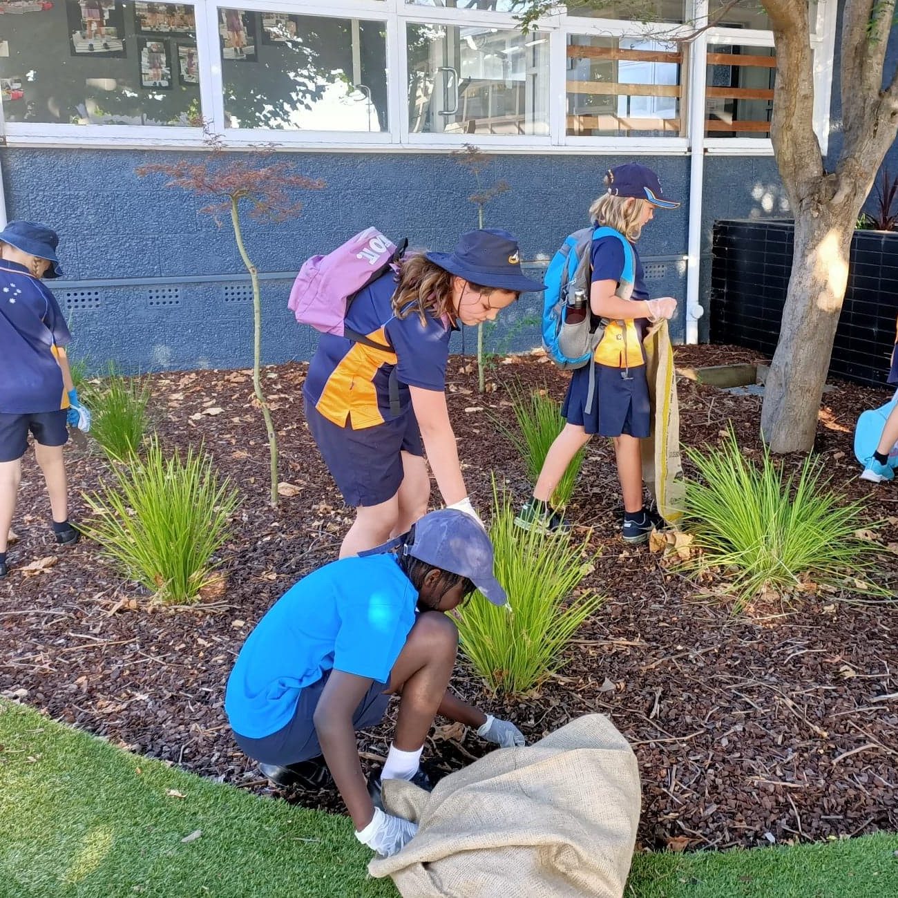 Clean Up Australia Delacombe 2022 (5)